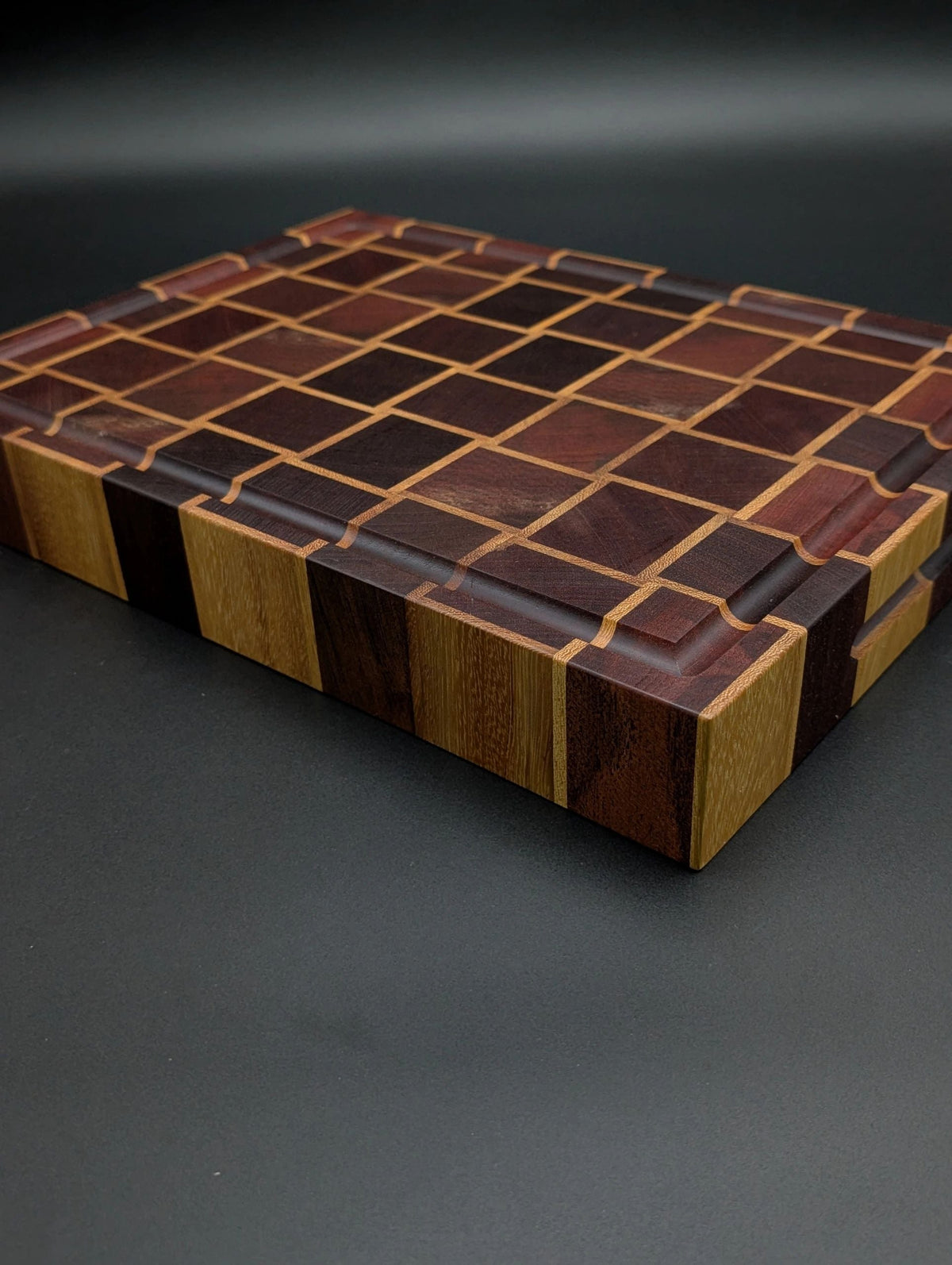 Premium End-Grain Cutting Board 40 × 30 × 5cm – Handmade in Malta | Sapele & Iroko