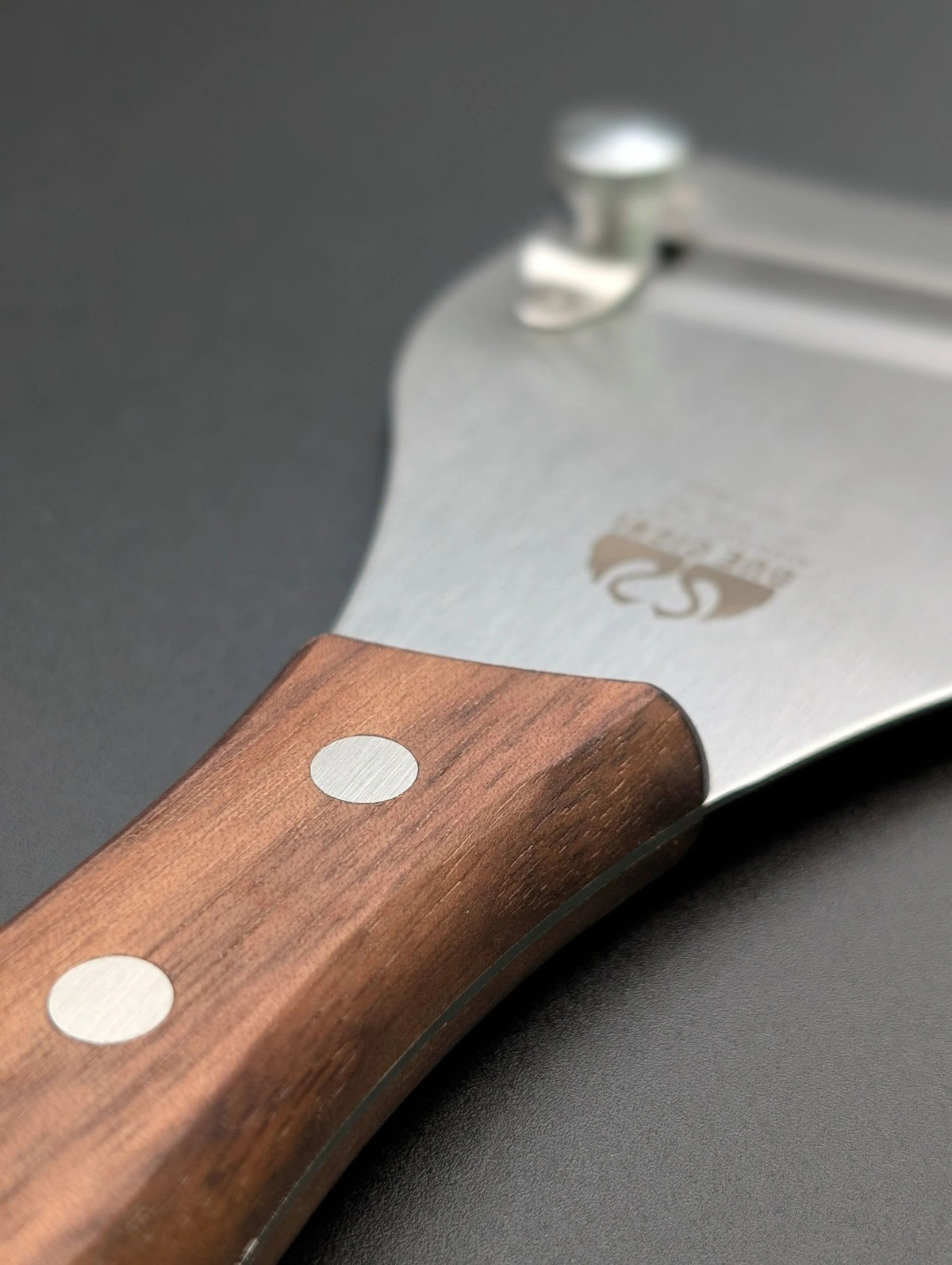 Due Cigni Truffle Slicer – Walnut Handle