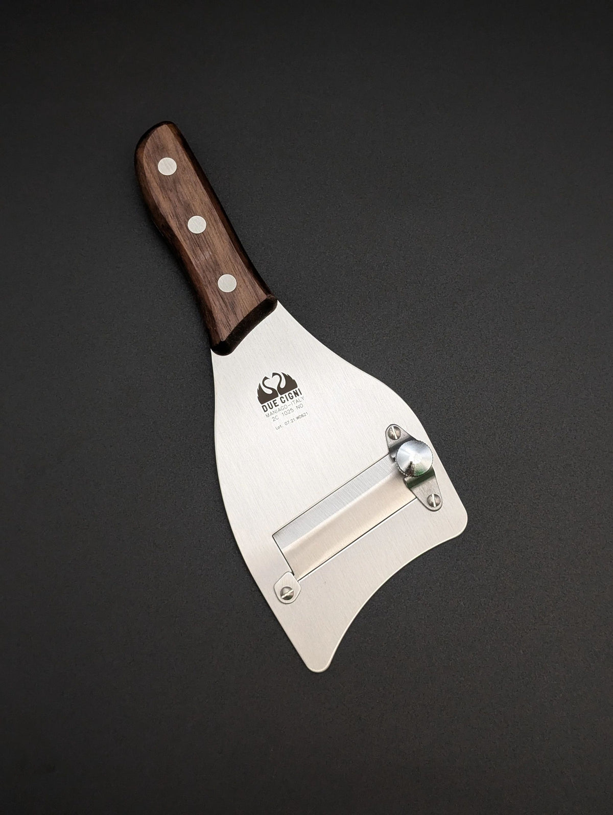 Due Cigni Truffle Slicer – Walnut Handle