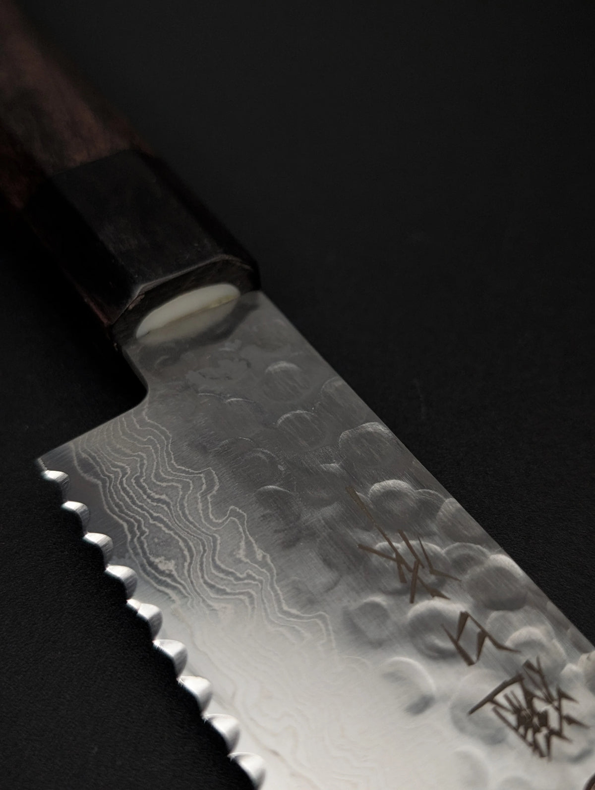Higuchi VG10 Damascus Serrated Knife 240mm – Tsuchime – Pakka Wood Handle