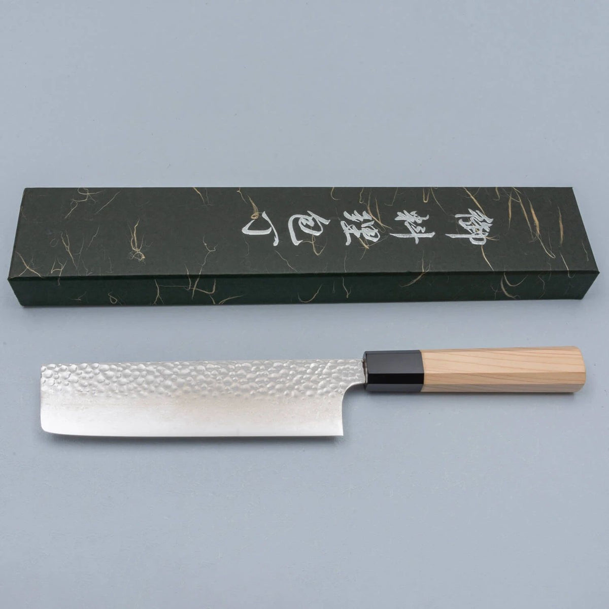 Kazoku Uteki Premium Hinoki Nakiri 18 cm