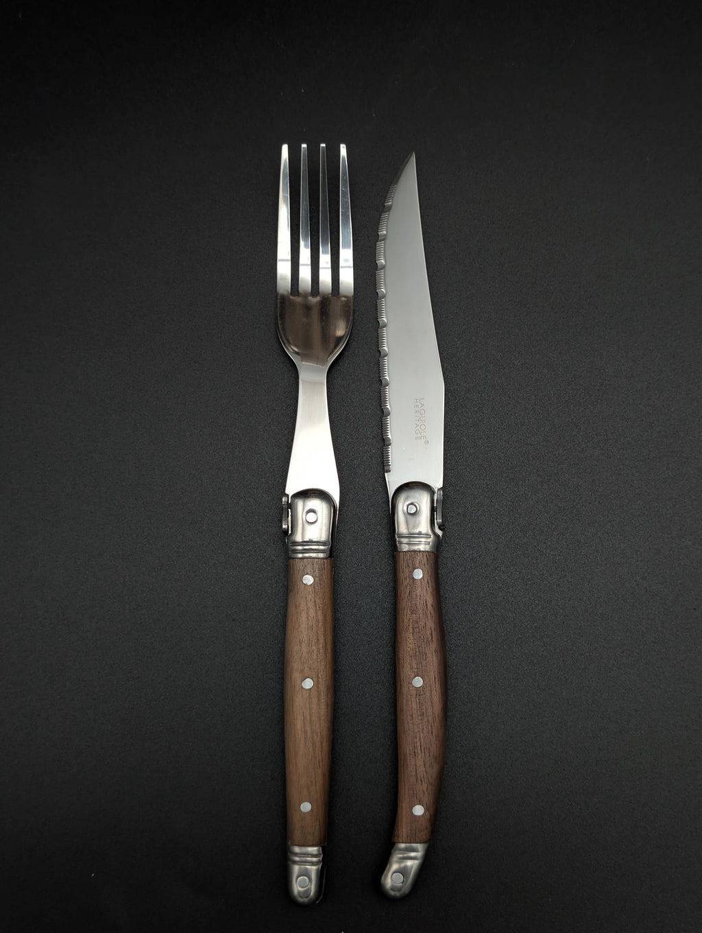 Laguiole Héritage Steak Knife & Fork Set – 12 Piece with Walnut Handles and Wooden Stand