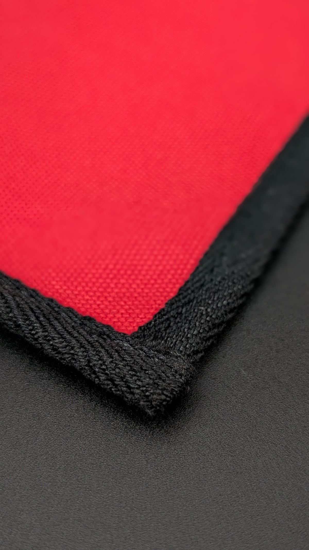 KOTAI Cotton Knife Roll-Up Bag | 7 Slots – Black & Red