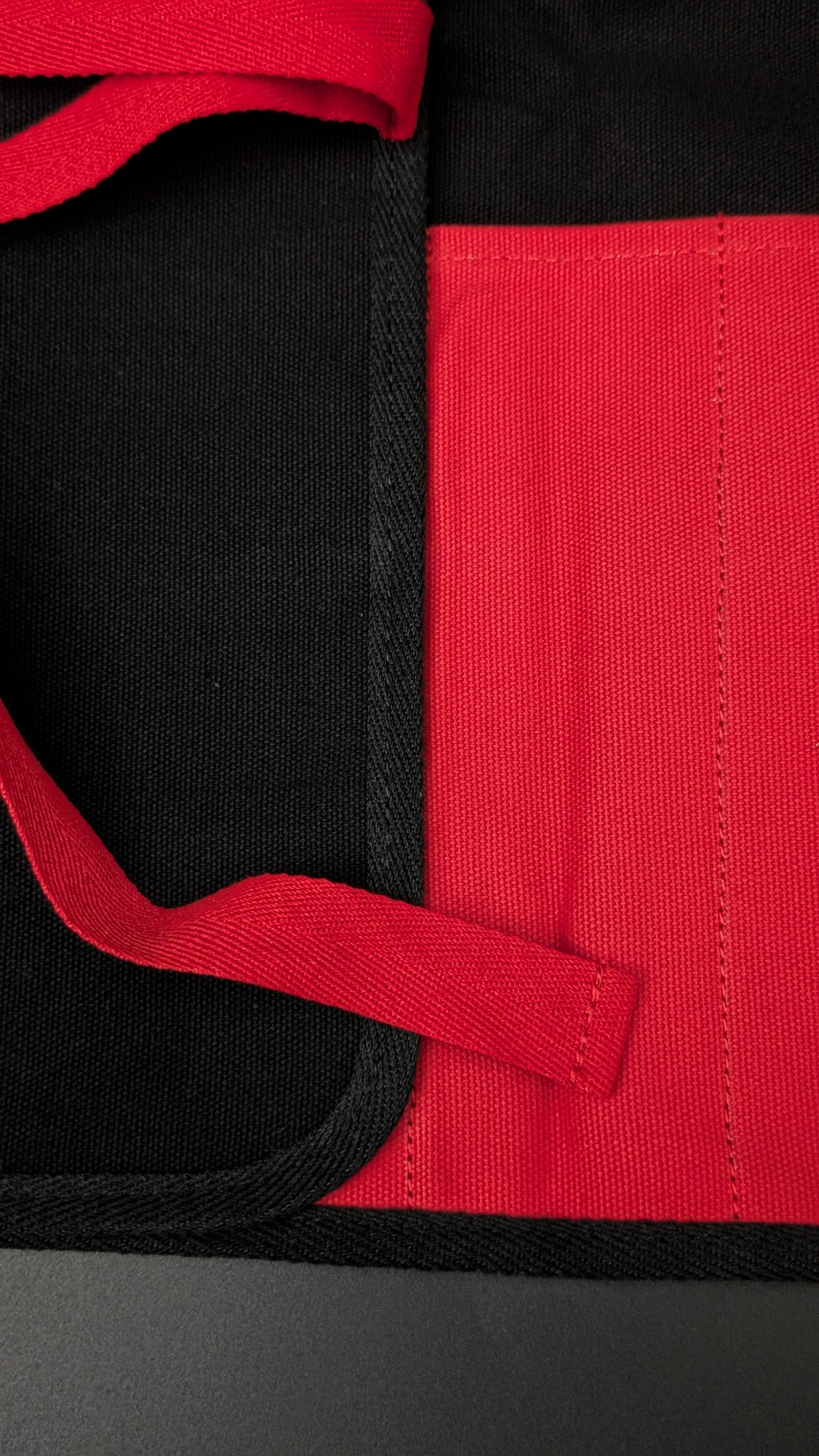 KOTAI Cotton Knife Roll-Up Bag | 7 Slots – Black & Red