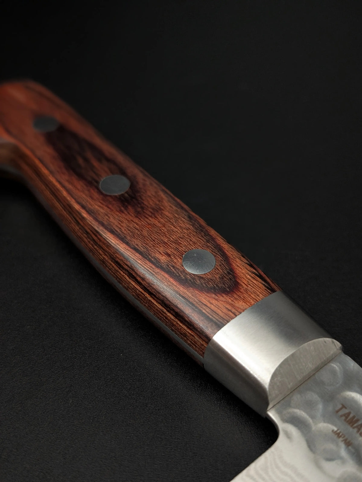 SKM Tamashi VG10 Damascus Tsuchime Serrated Knife 240mm
