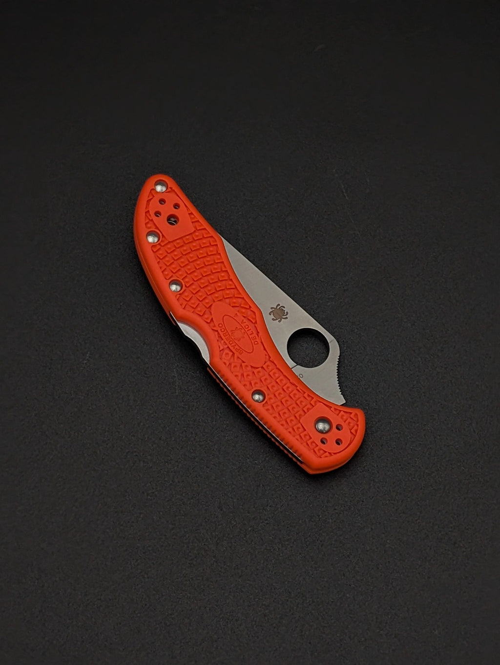 Spyderco Delica 4 Lightweight Flat Ground Orange – VG-10