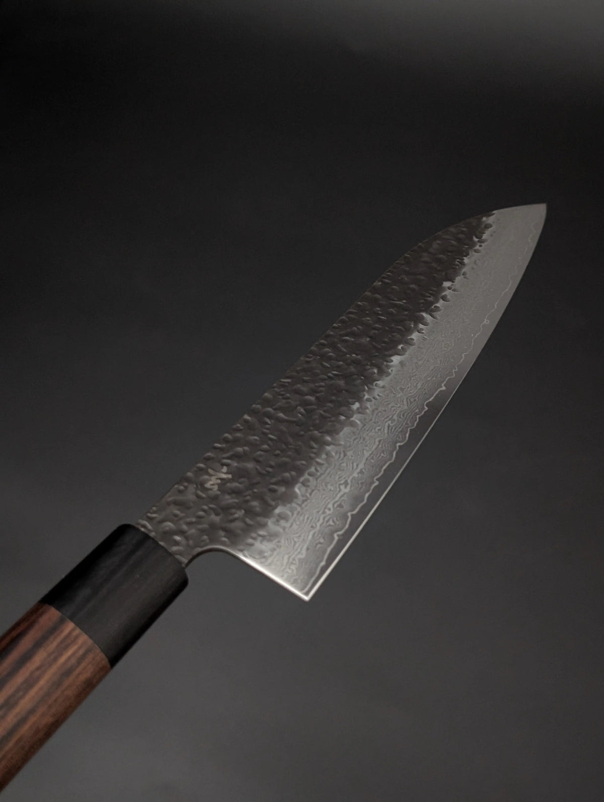 Shizu Gen VG10 Damascus Santoku 180mm – Kurouchi Tsuchime – D-Shape Pakka Wood Handle
