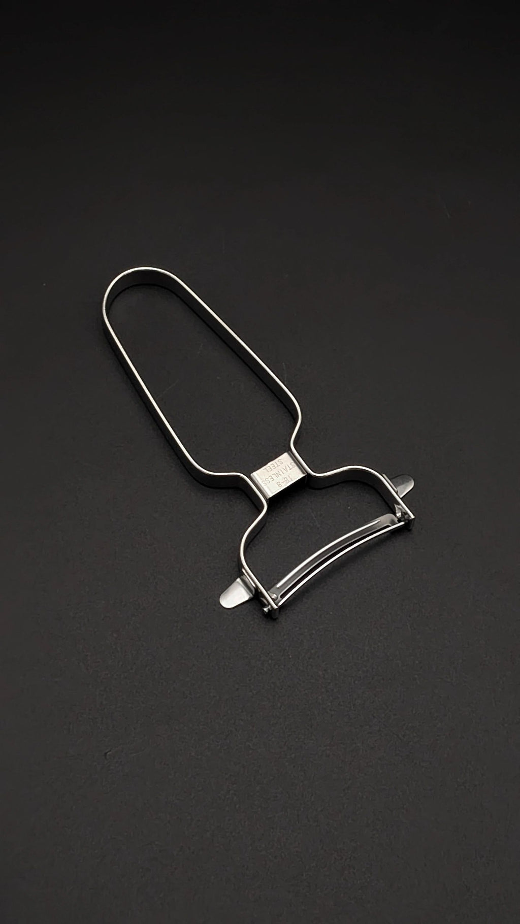 Japanese Stainless Steel Curved Peeler – 50 mm