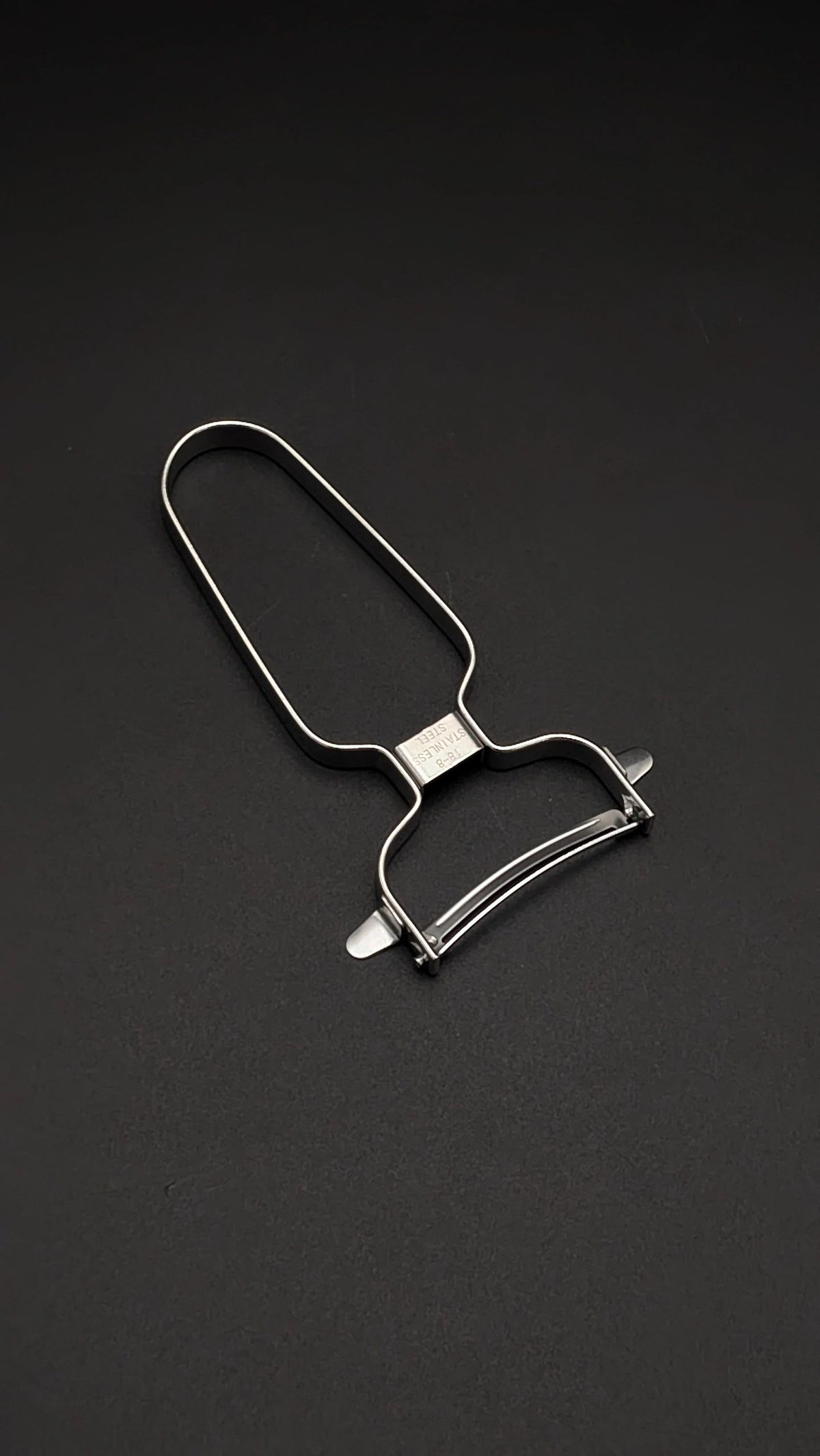 Japanese Stainless Steel Curved Peeler – 50 mm