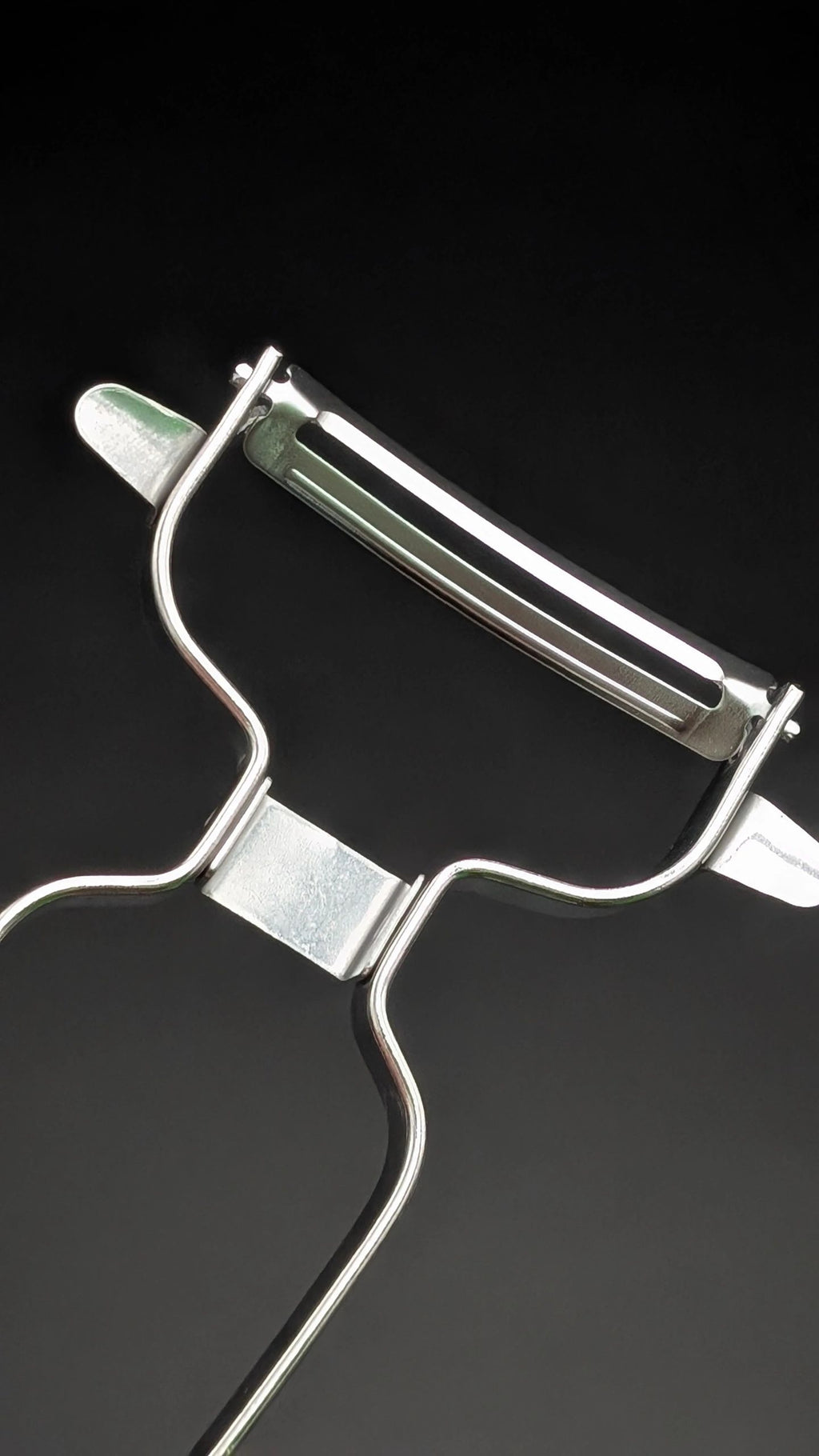 Japanese Stainless Steel Curved Peeler – 50 mm
