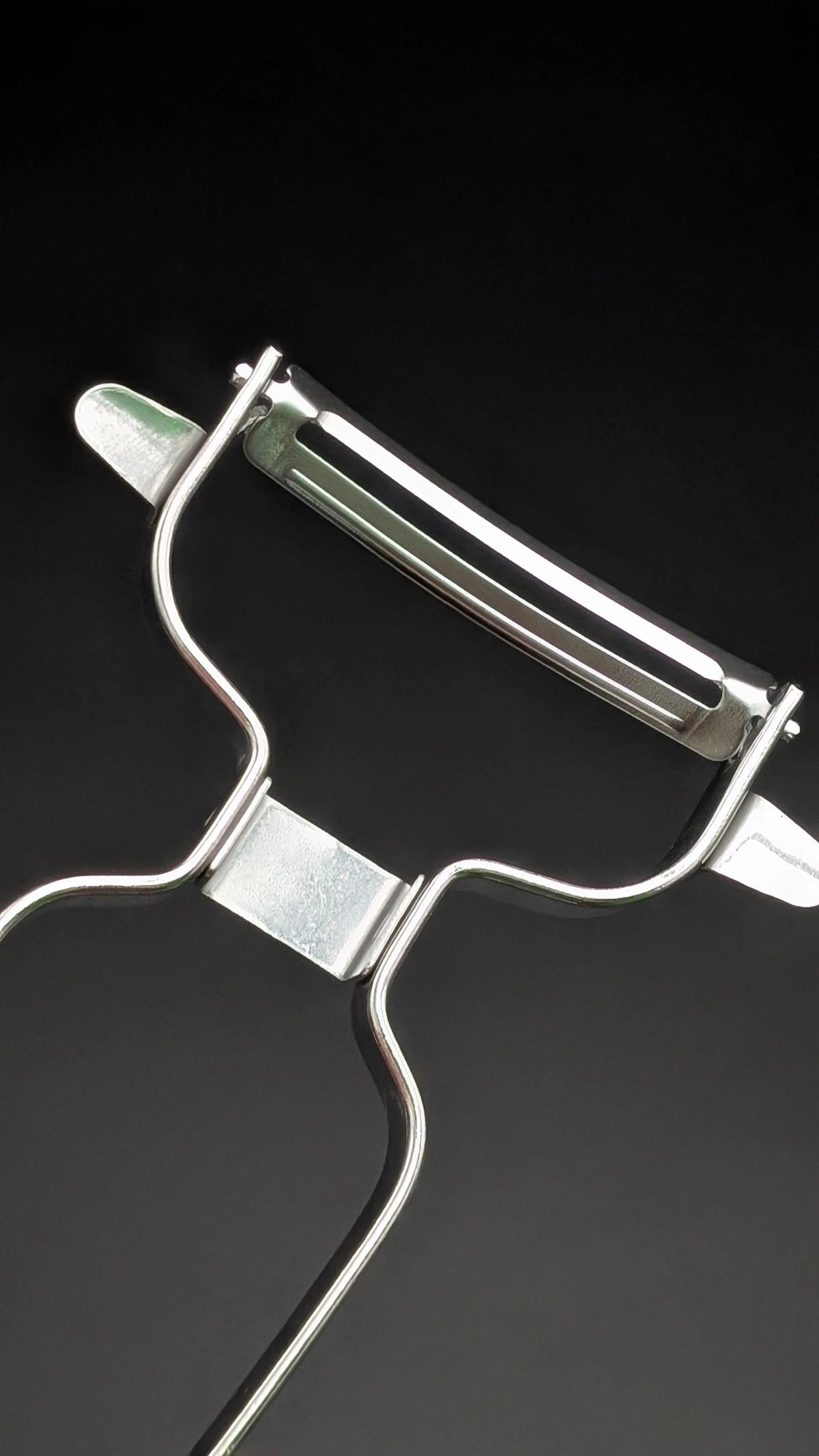 Japanese Stainless Steel Curved Peeler – 50 mm