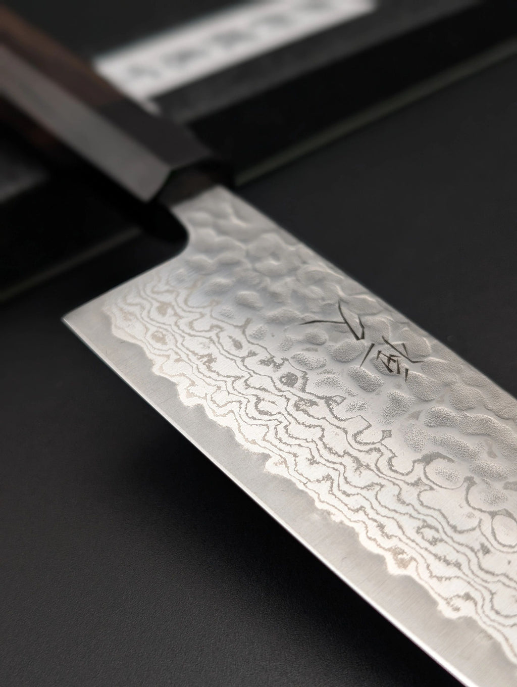 Tsunehisa Santoku 165mm Ginsan Damascus – Ebony & Buffalo Horn Handle