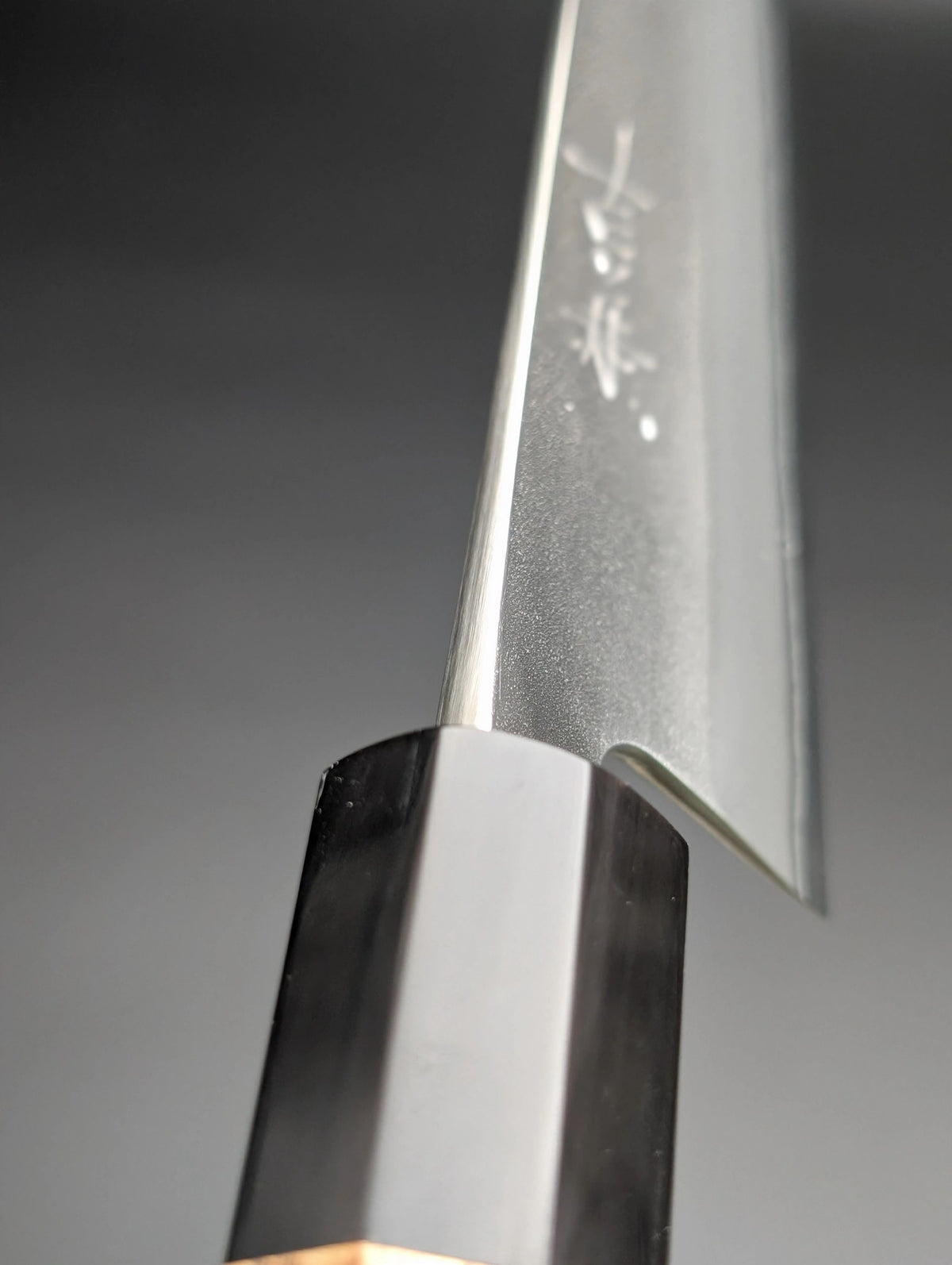 Yoshikane Gyuto 210mm – White #2 Carbon Steel, Stainless Clad, Nashiji Finish, Chestnut Handle