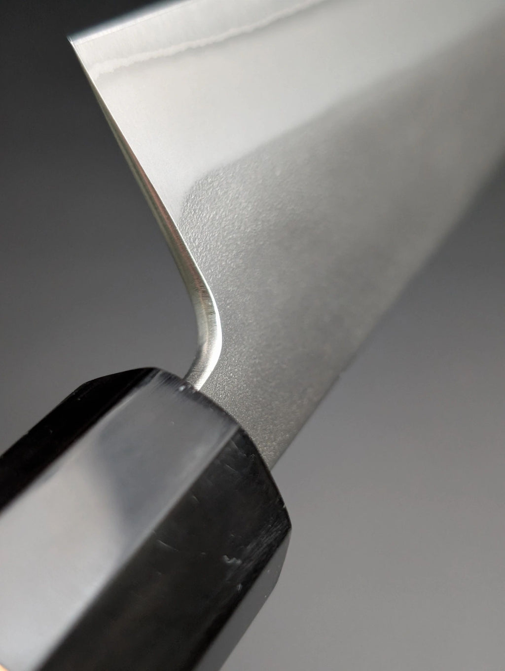 Yoshikane Gyuto 210mm – White #2 Carbon Steel, Stainless Clad, Nashiji Finish, Chestnut Handle